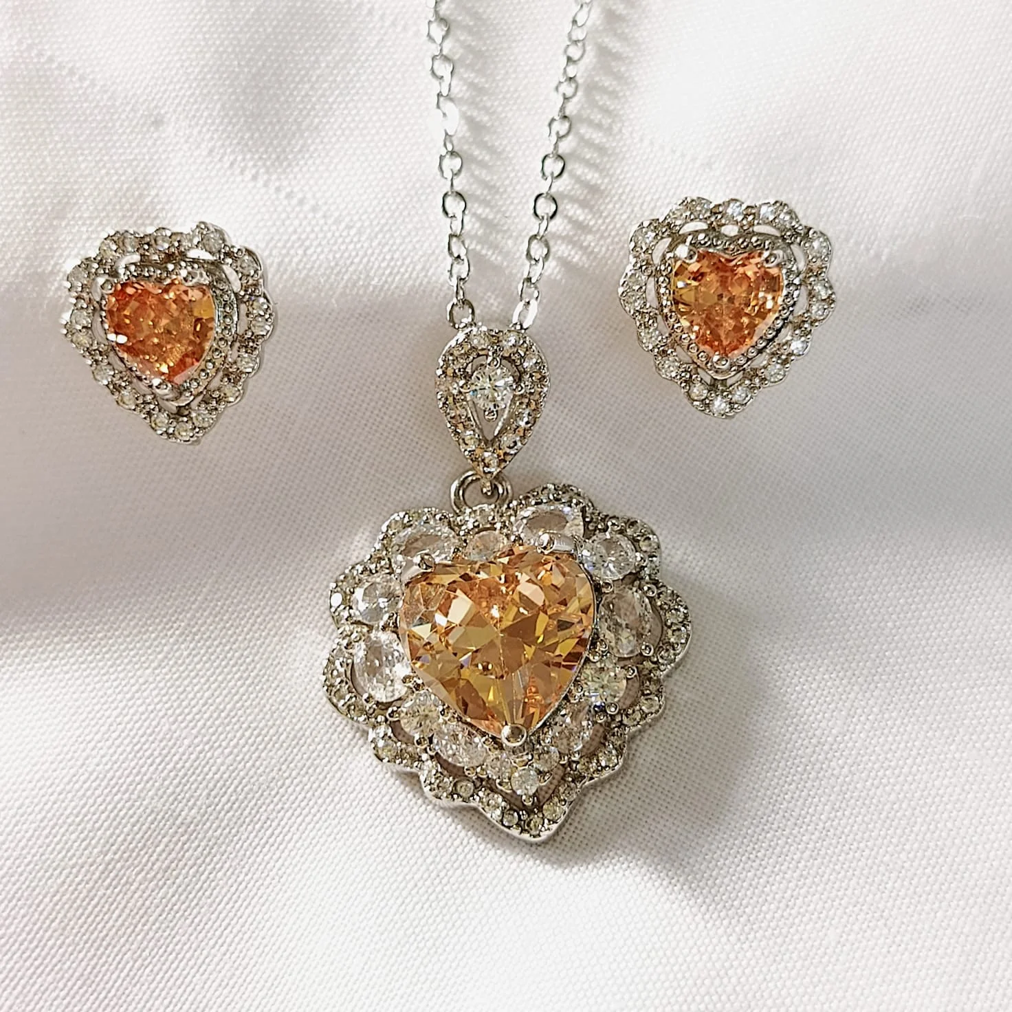 Heart Glow Set necklace, alternate product view 4