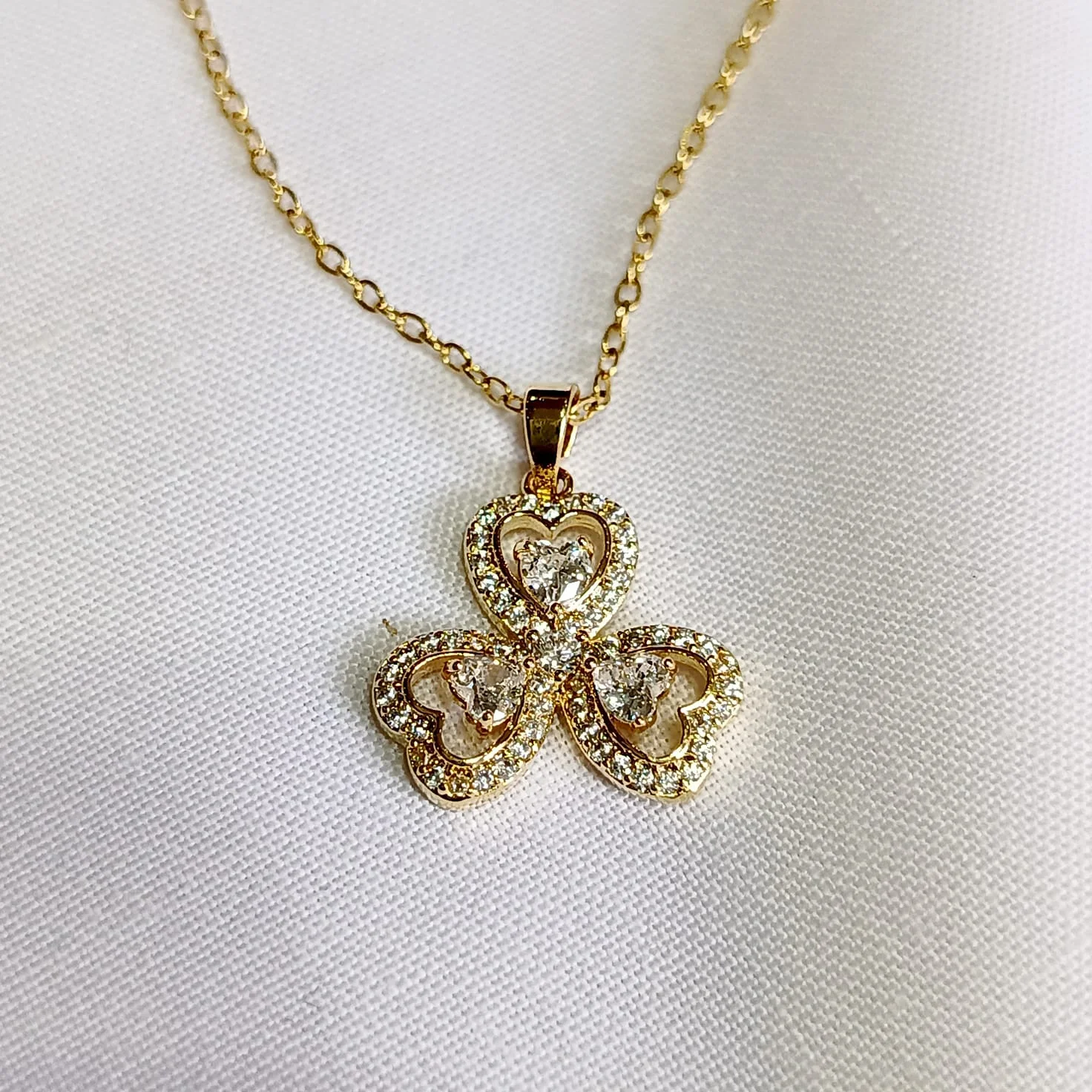 Clover Pendant necklace product photo