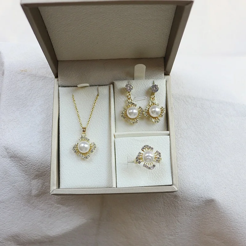 Timeless Pearl 3-Piece Gift Set
