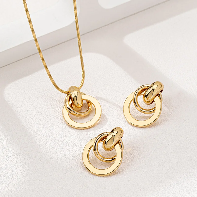 European Bold Gold Link Set - Image 1
