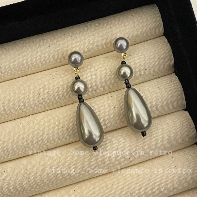 French Retro Pearl Studs - Image 2