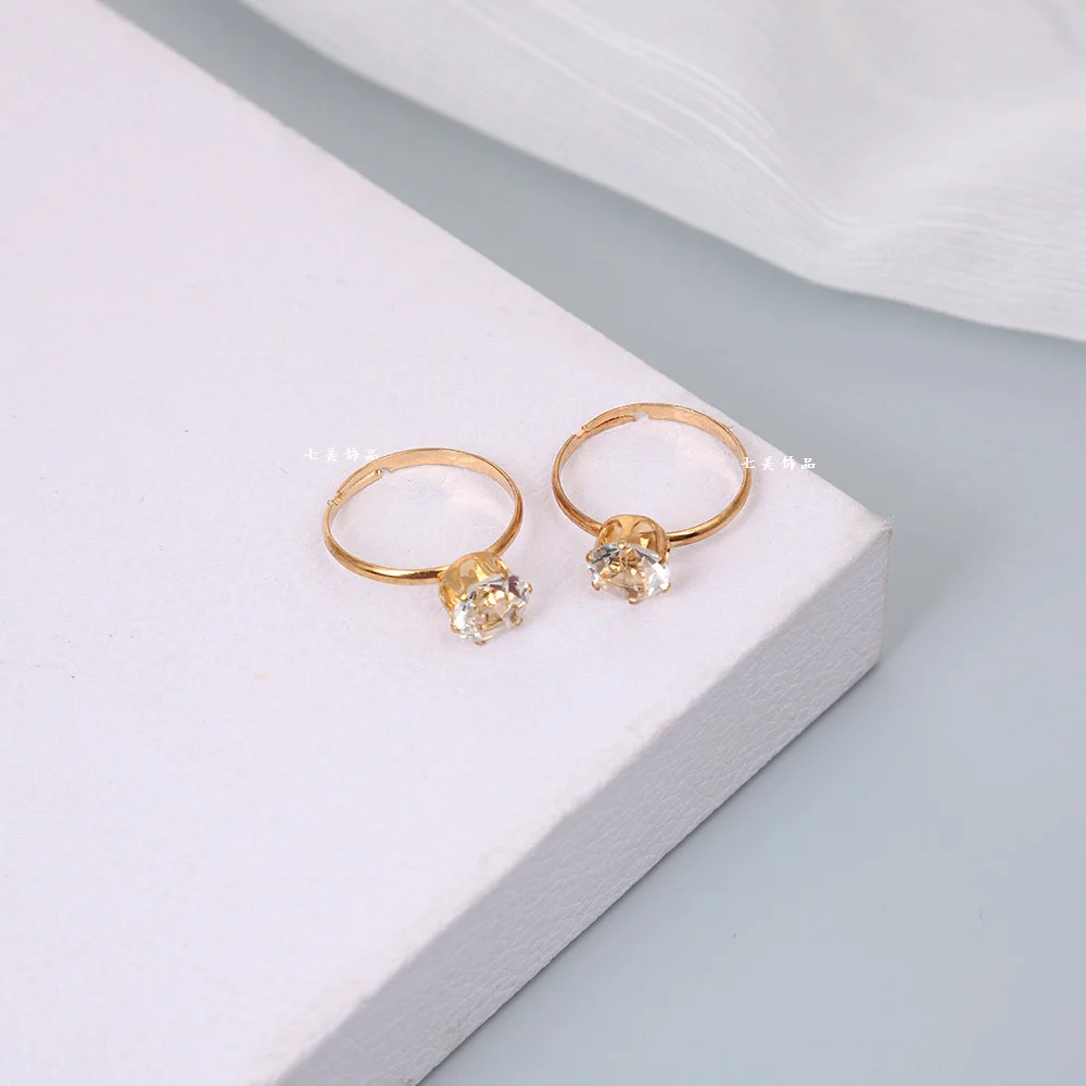 Solitaire Claw Set Ring (Gold)