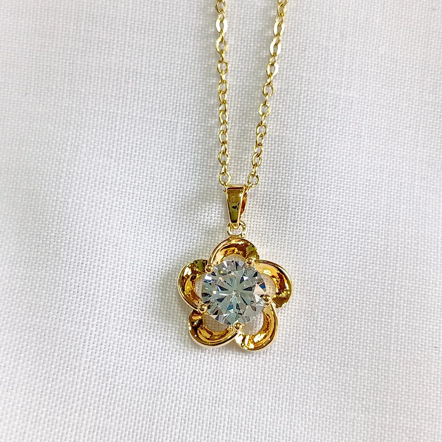 Golden Bloom Pendant necklace product photo