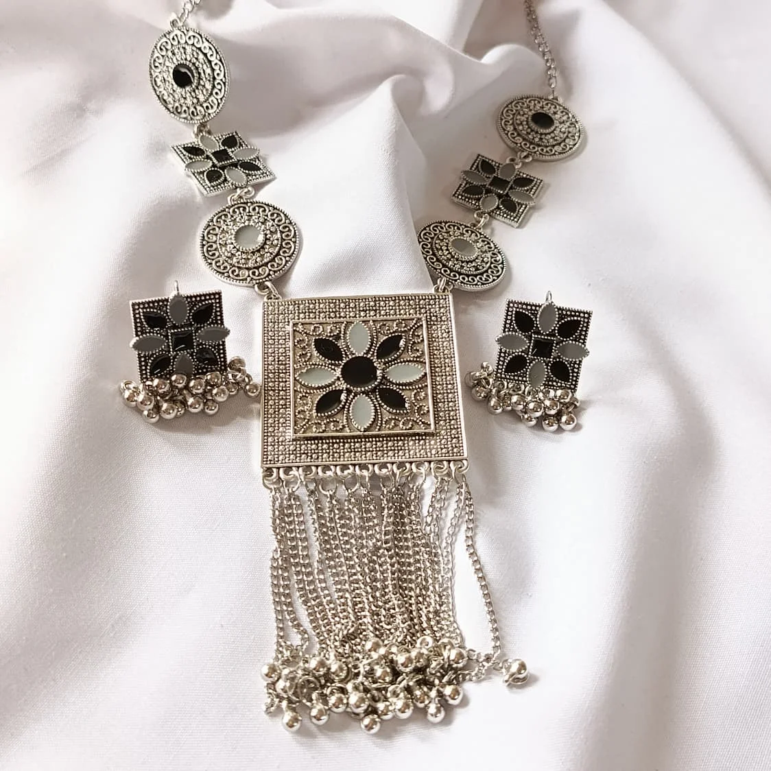 Tassel Charm Set, alternate product view 4