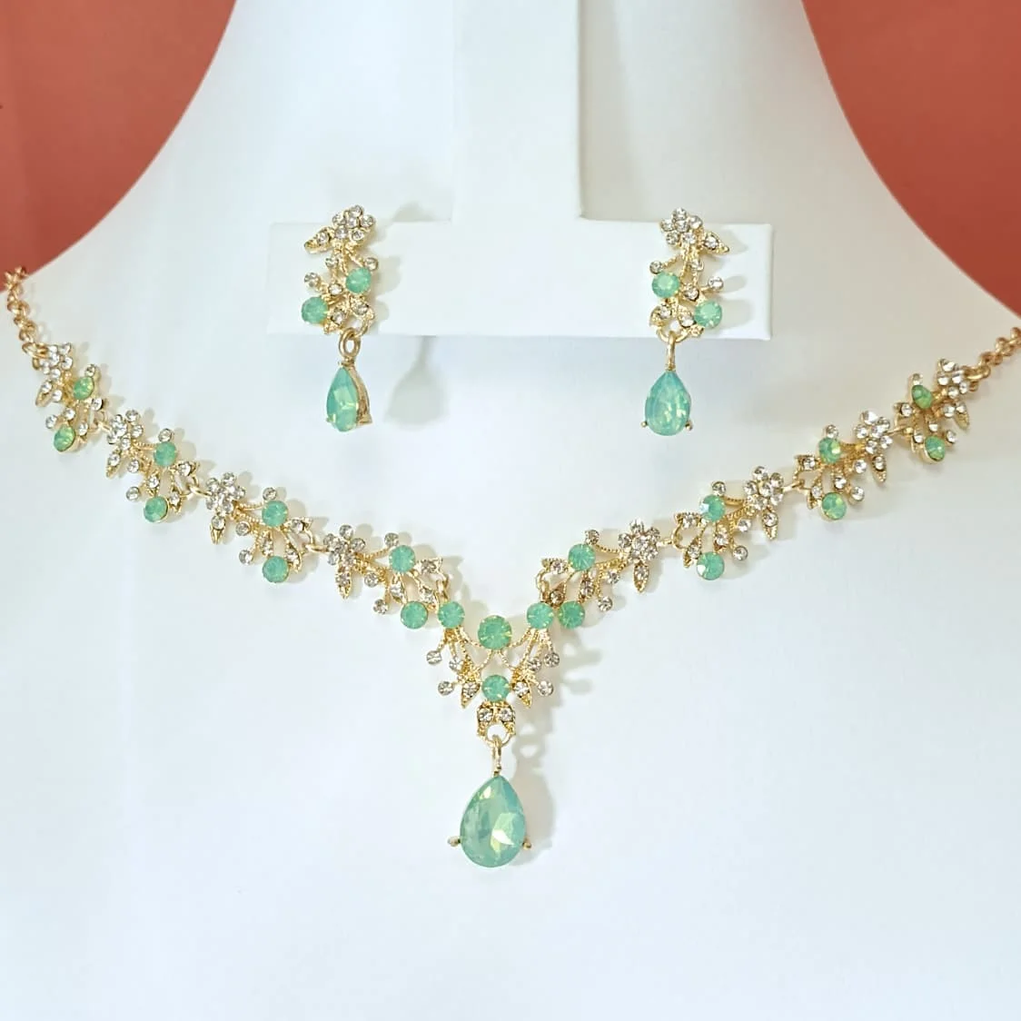 Luxury Botanical Light Green Set - Image 1