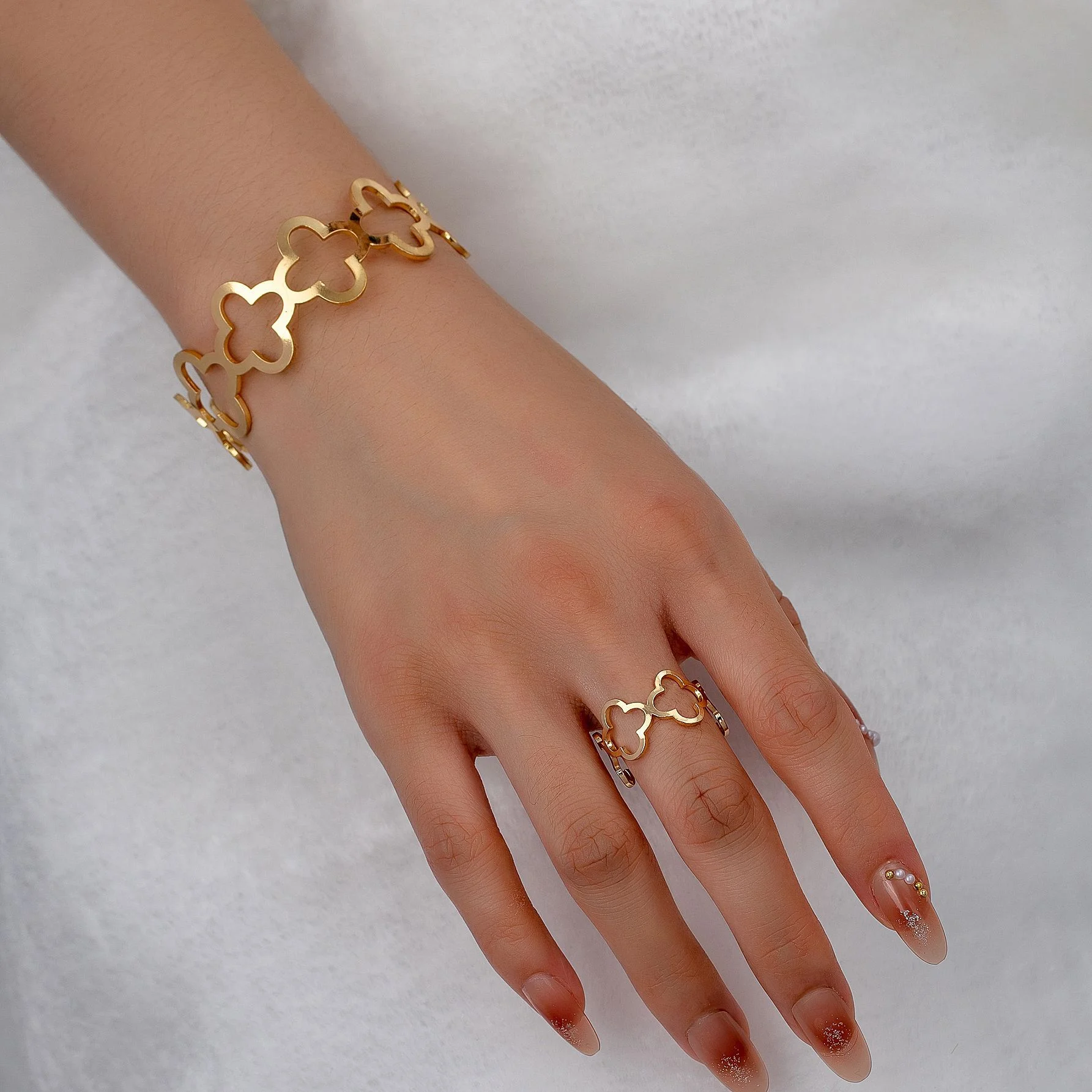 Lucky Clover Four-Leaf Set - Image 1
